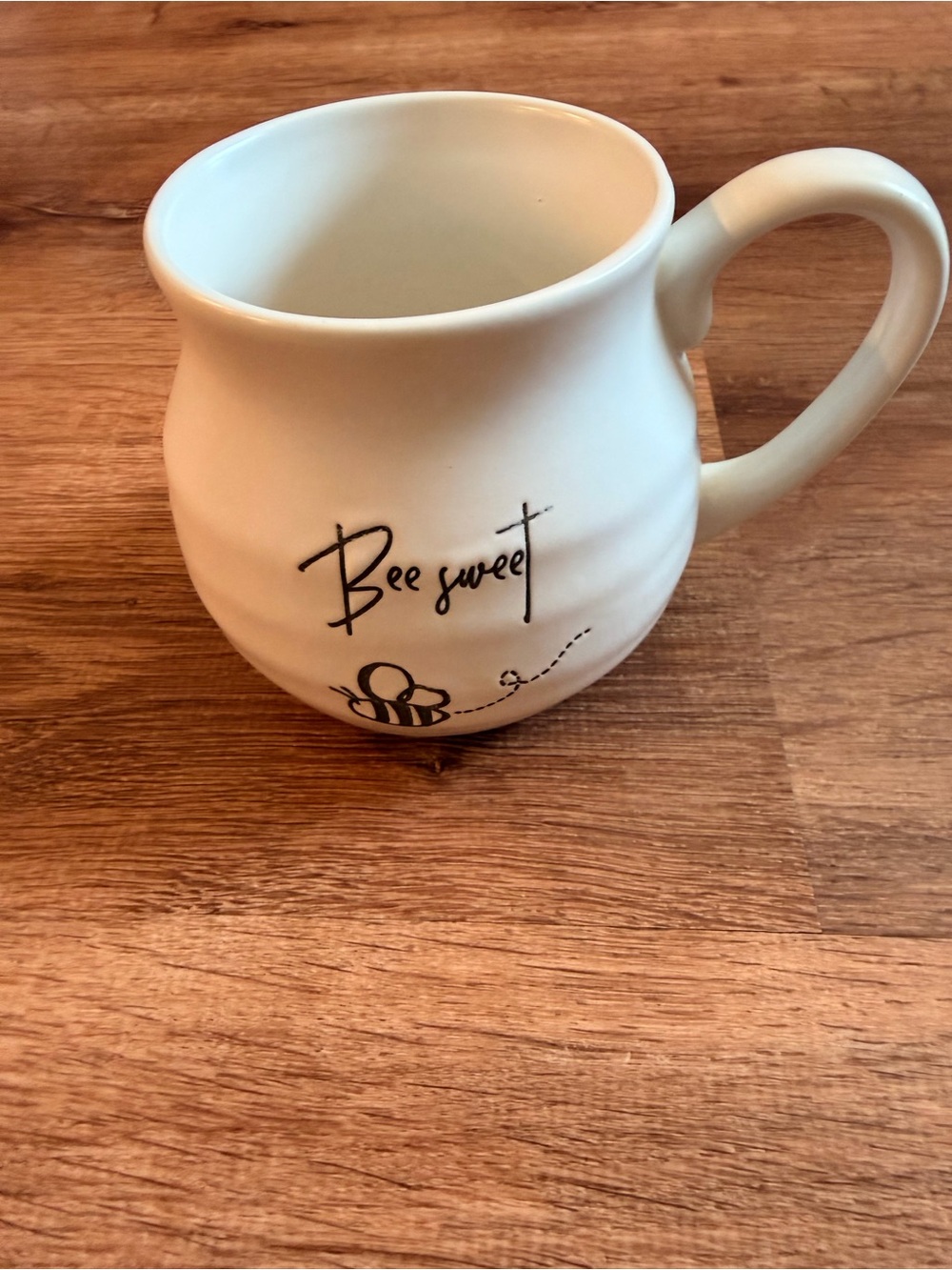 Cream "Bee Sweet" Ceramic Mug - Charming Home Dining Cup